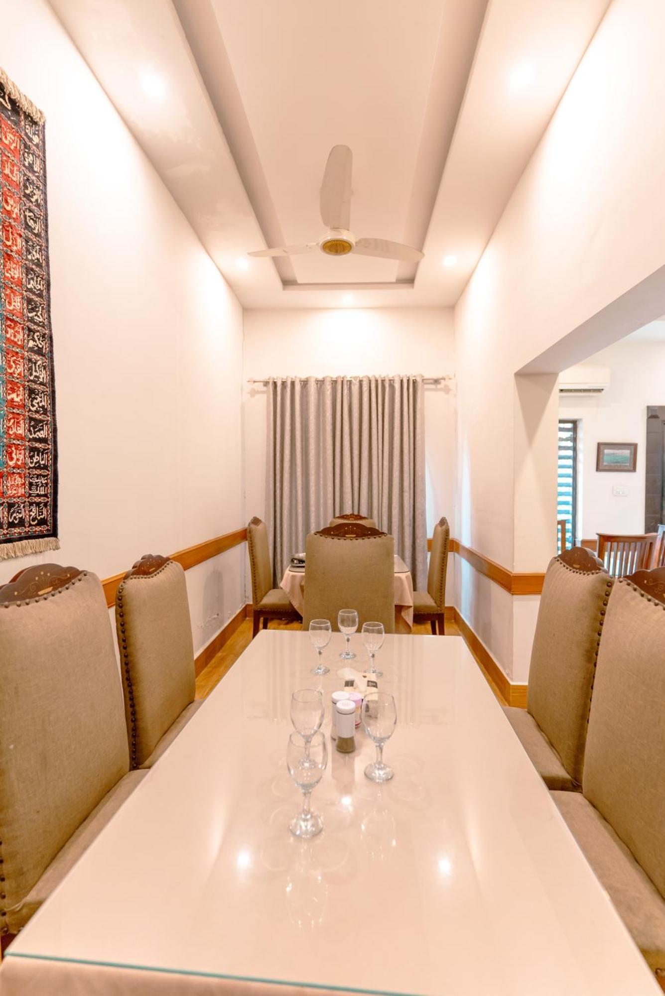 ホテル Vip House ペシャワール エクステリア 写真