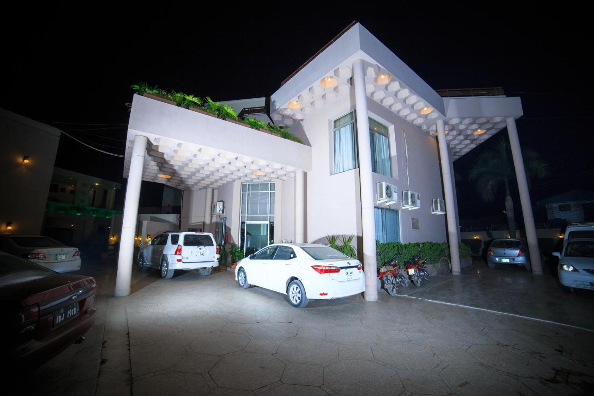 ホテル Vip House ペシャワール エクステリア 写真