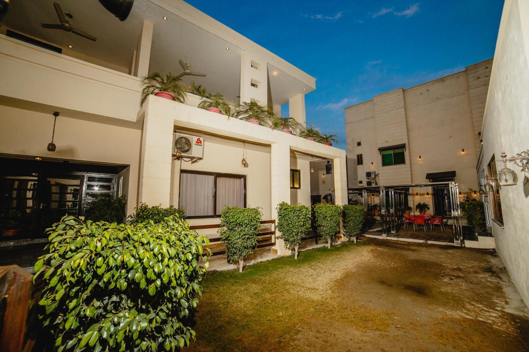 ホテル Vip House ペシャワール エクステリア 写真